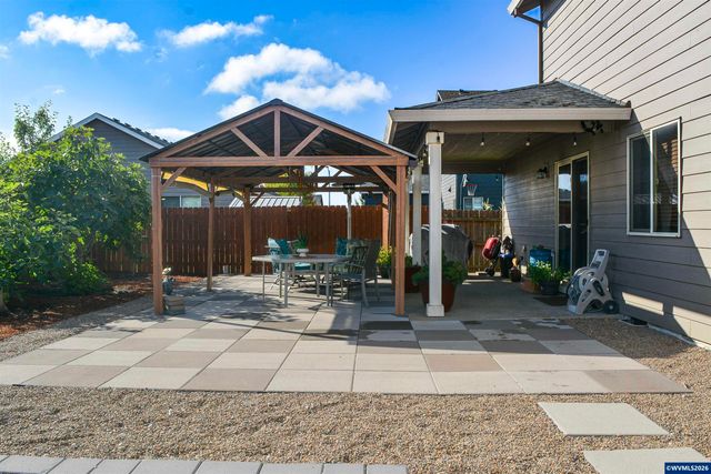 574 Prairie St, Woodburn, OR 97071