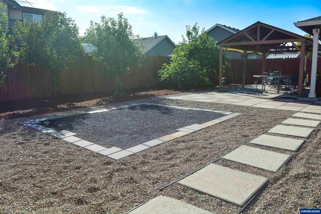 574 Prairie St, Woodburn, OR 97071