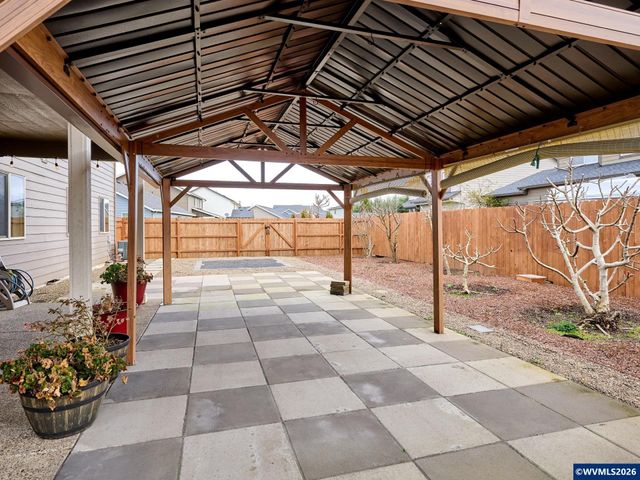 574 Prairie St, Woodburn, OR 97071