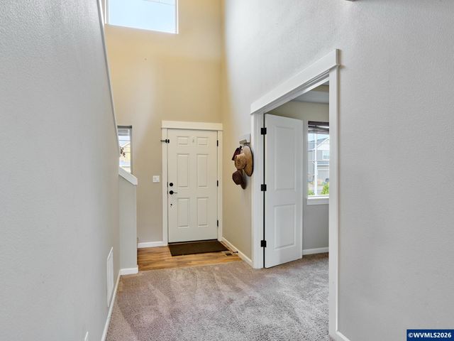 574 Prairie St, Woodburn, OR 97071