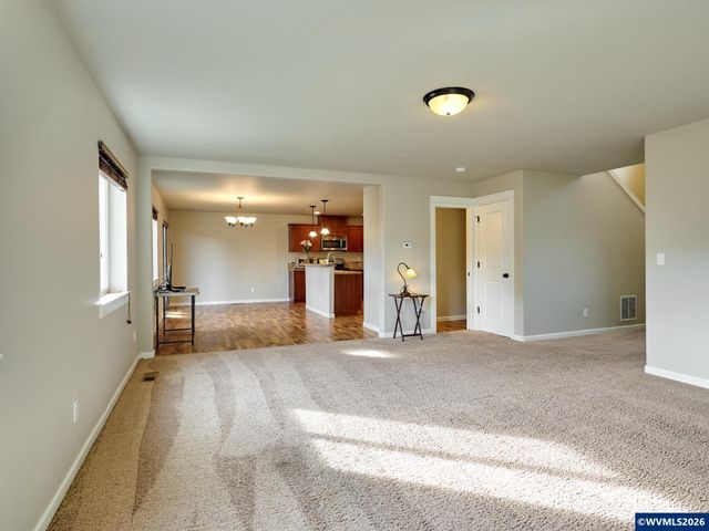 574 Prairie St, Woodburn, OR 97071