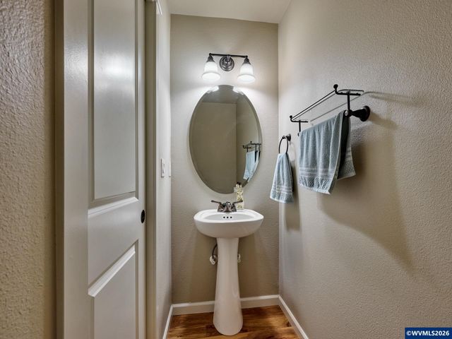 574 Prairie St, Woodburn, OR 97071