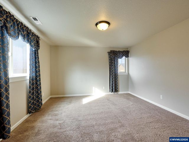 574 Prairie St, Woodburn, OR 97071