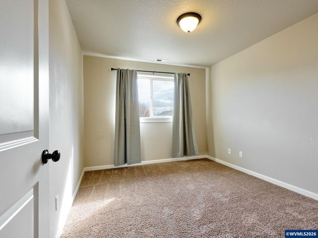 574 Prairie St, Woodburn, OR 97071