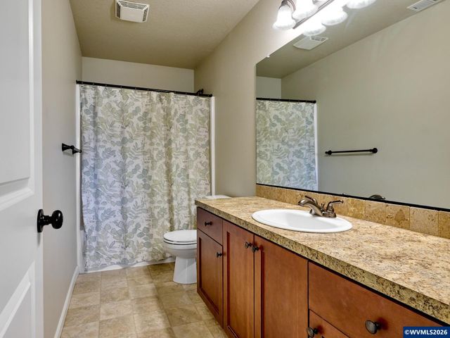 574 Prairie St, Woodburn, OR 97071