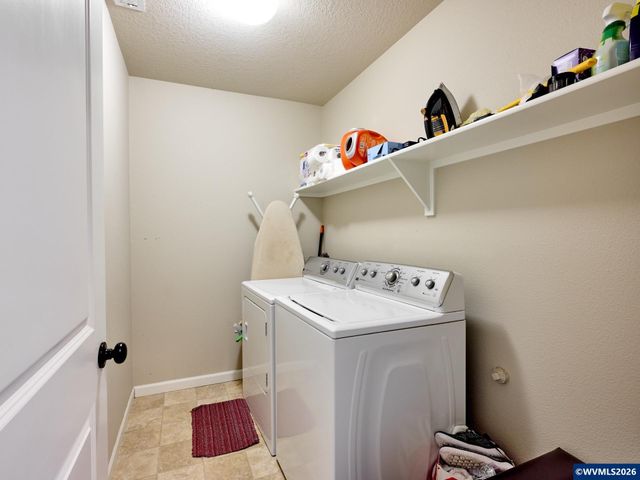 574 Prairie St, Woodburn, OR 97071