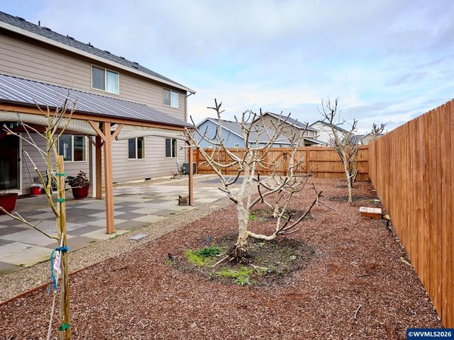 574 Prairie St, Woodburn, OR 97071