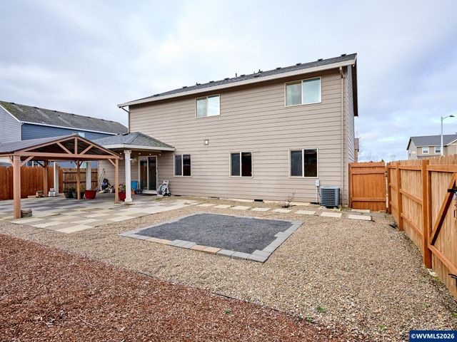 574 Prairie St, Woodburn, OR 97071