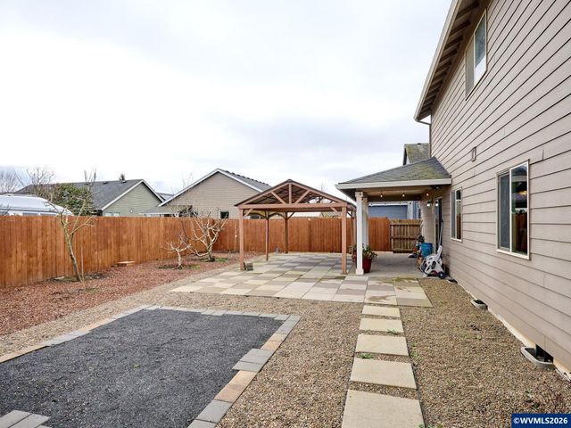 574 Prairie St, Woodburn, OR 97071