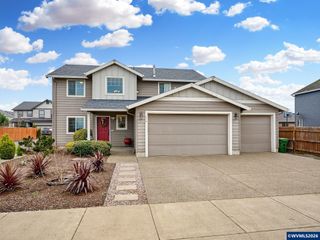 574 Prairie St, Woodburn, OR 97071