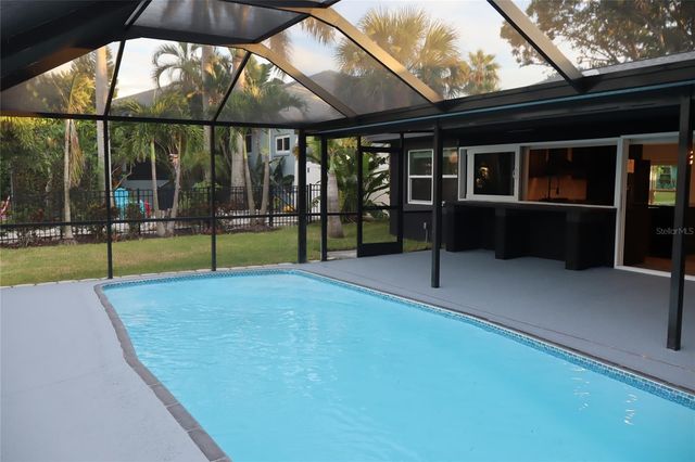 1019 SPINDLE PALM WAY, Apollo Beach, FL 33572