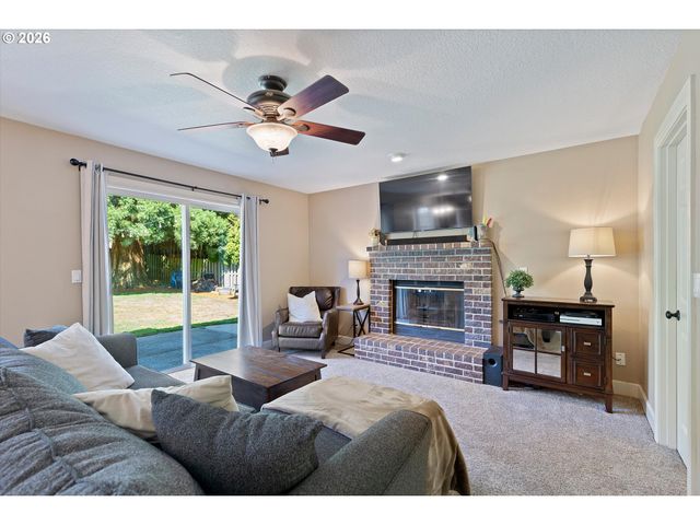 19778 Castleberry Loop, Oregon City, OR 97045