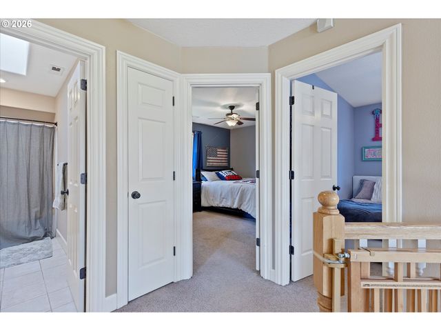 19778 Castleberry Loop, Oregon City, OR 97045