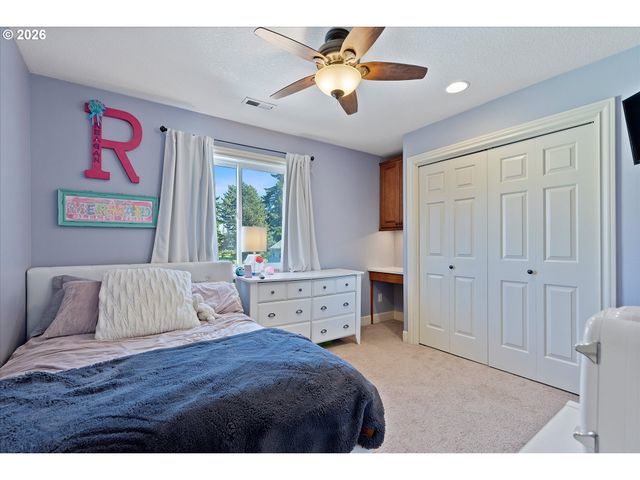 19778 Castleberry Loop, Oregon City, OR 97045