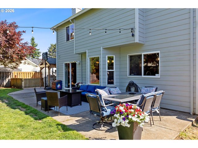 19778 Castleberry Loop, Oregon City, OR 97045