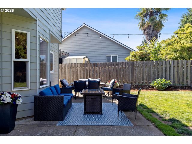 19778 Castleberry Loop, Oregon City, OR 97045