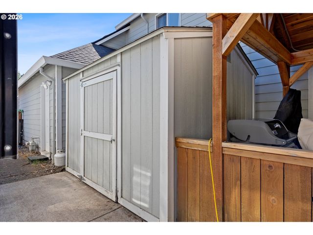 19778 Castleberry Loop, Oregon City, OR 97045