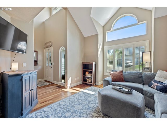 19778 Castleberry Loop, Oregon City, OR 97045