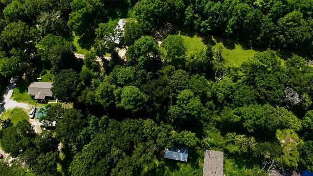 47 Phelps Creek Drive, Huntsville, TX 77340