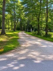 47 Phelps Creek Drive, Huntsville, TX 77340