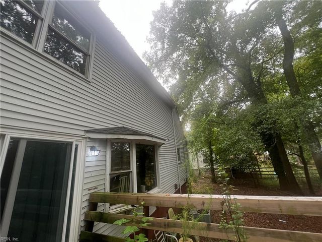 112 W Rexford DR, Newport News, VA 23608