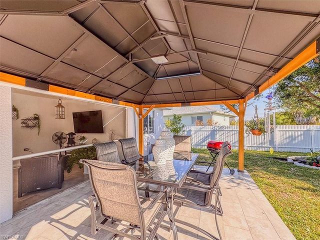 329 SW 30th AVE, Cape Coral, FL 33991