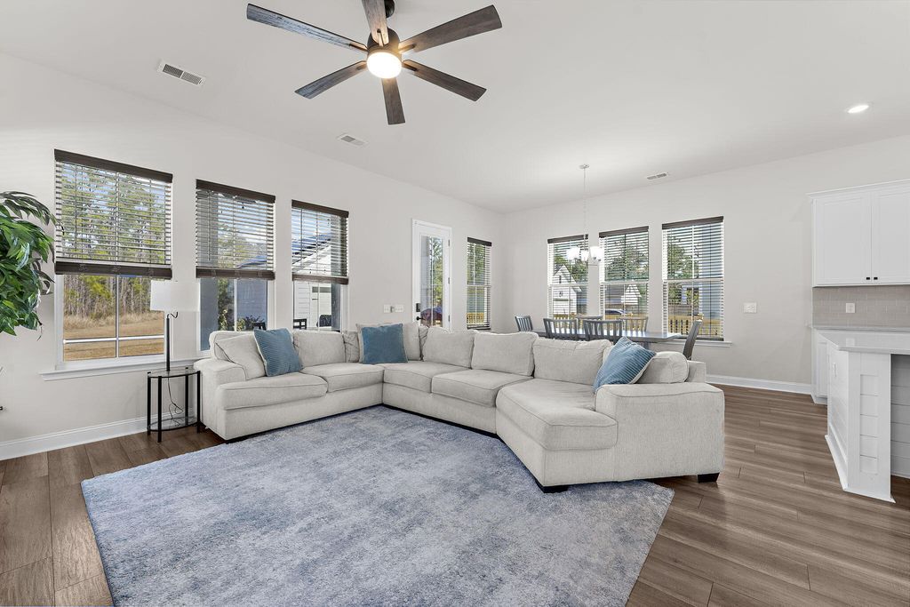 Image 15 of property listing at 399 Woodgate Way, Summerville, SC 29485