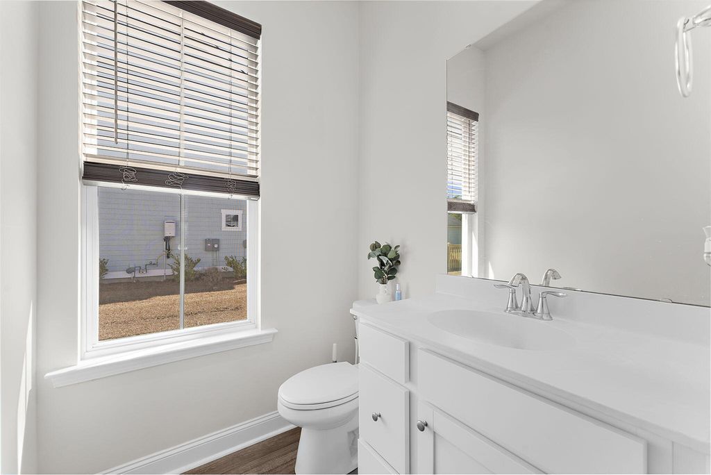 Image 24 of property listing at 399 Woodgate Way, Summerville, SC 29485