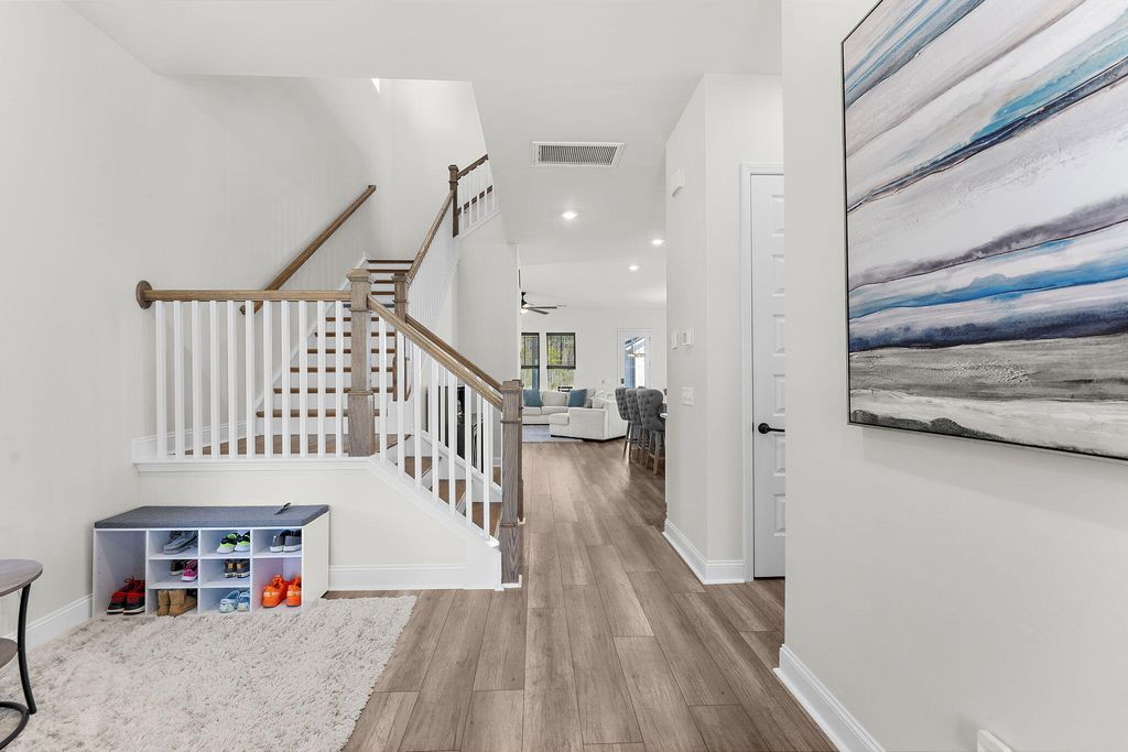 Image 6 of property listing at 399 Woodgate Way, Summerville, SC 29485