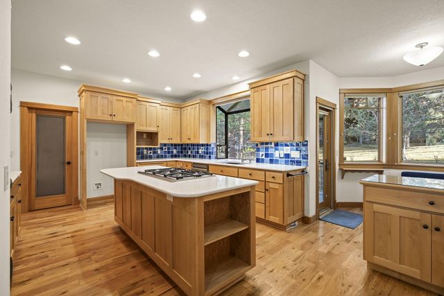 3338 NW Windwood Way, Bend, OR 97703