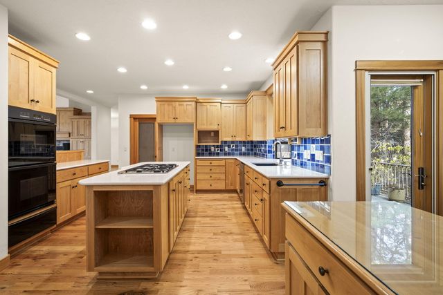 3338 NW Windwood Way, Bend, OR 97703