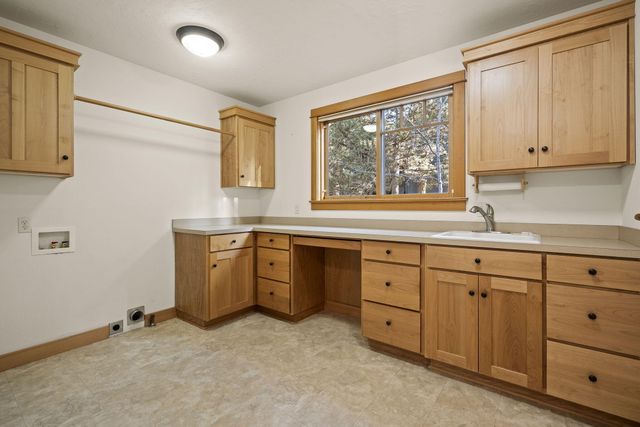 3338 NW Windwood Way, Bend, OR 97703