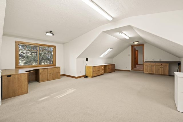 3338 NW Windwood Way, Bend, OR 97703