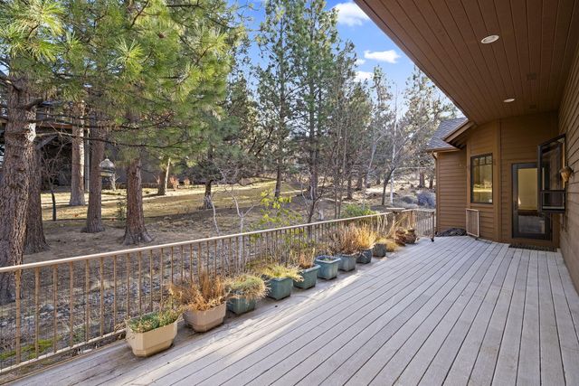 3338 NW Windwood Way, Bend, OR 97703