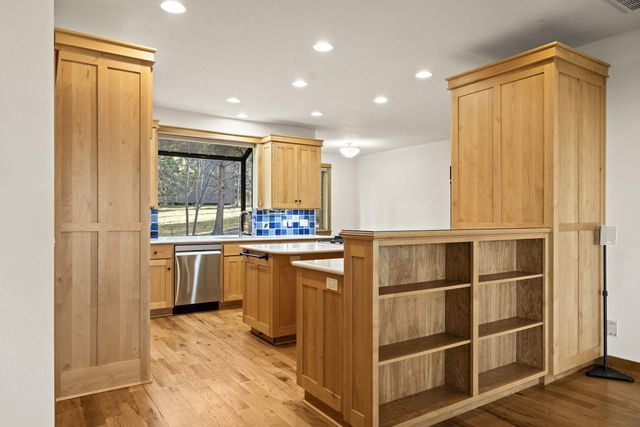 3338 NW Windwood Way, Bend, OR 97703