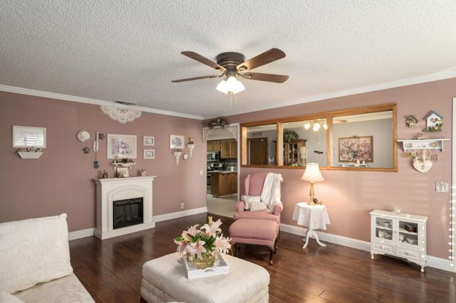 4342 W Dennett Avenue, Fresno, CA 93722