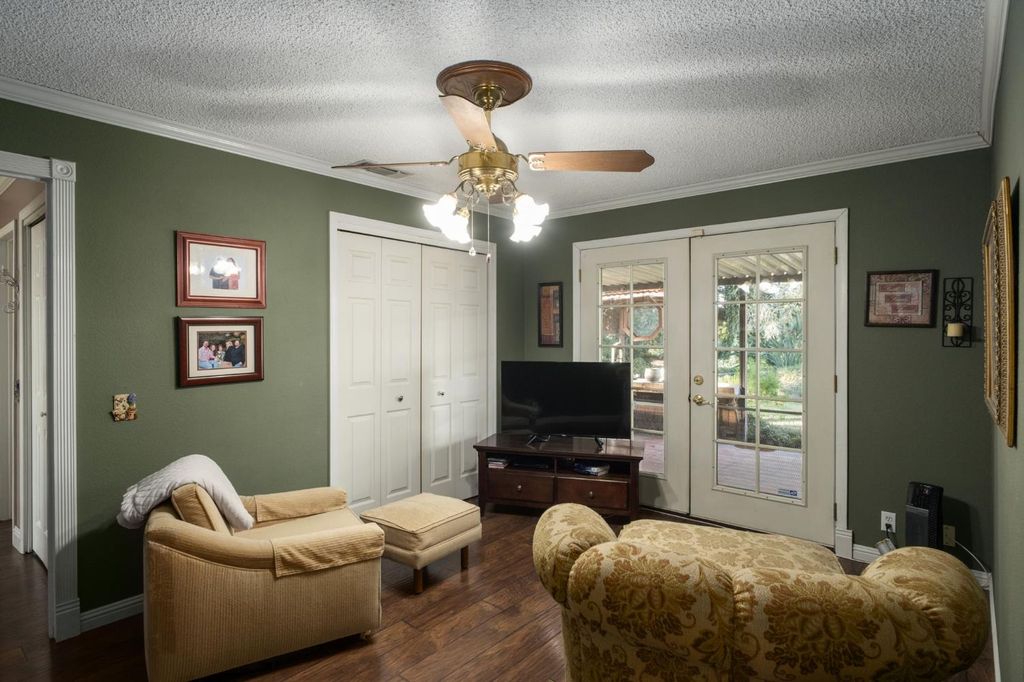 Image 16 of property listing at 4342 W Dennett Avenue, Fresno, CA 93722