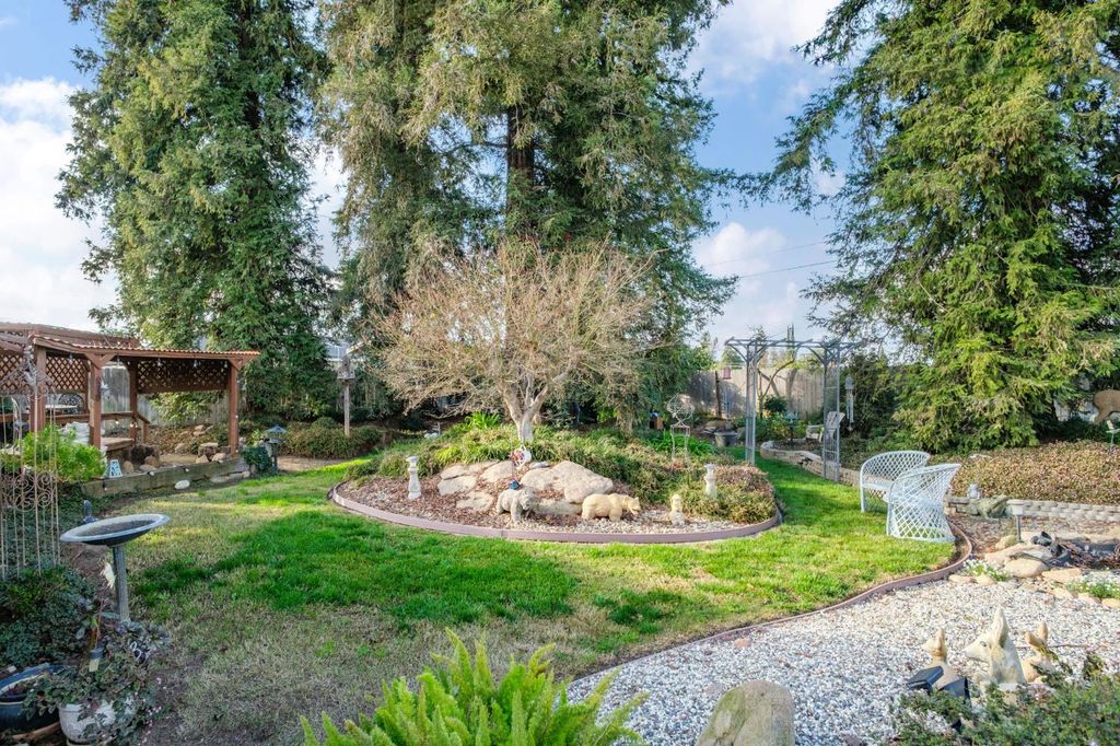 Image 21 of property listing at 4342 W Dennett Avenue, Fresno, CA 93722