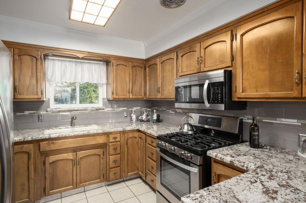 Image 8 of property listing at 4342 W Dennett Avenue, Fresno, CA 93722