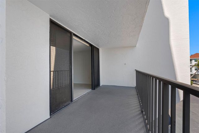 19111 VISTA BAY DRIVE 204, Indian Shores, FL 33785