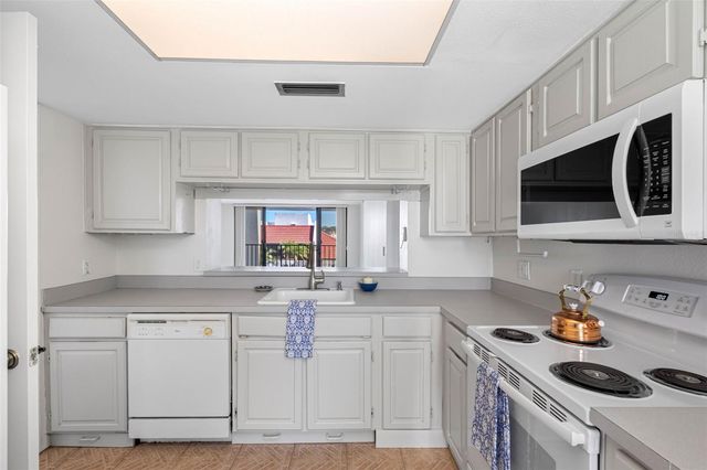 19111 VISTA BAY DRIVE 204, Indian Shores, FL 33785