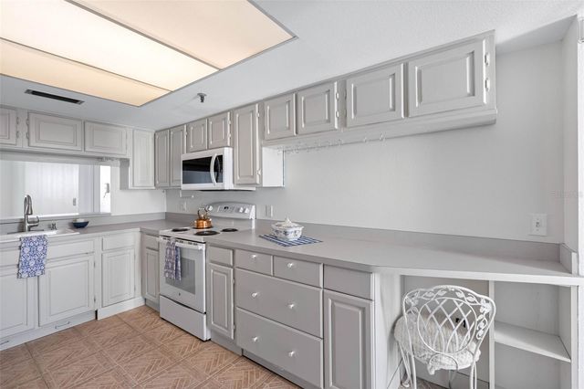 19111 VISTA BAY DRIVE 204, Indian Shores, FL 33785