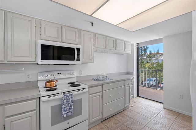 19111 VISTA BAY DRIVE 204, Indian Shores, FL 33785