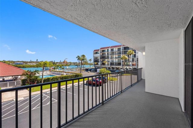 19111 VISTA BAY DRIVE 204, Indian Shores, FL 33785