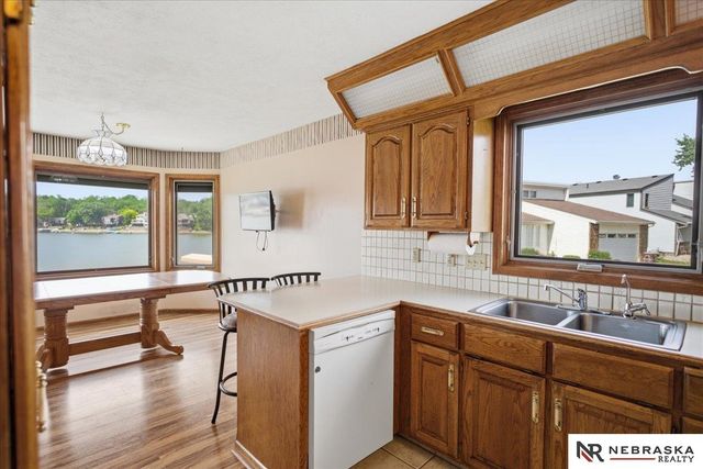 8404 Kauai Drive, Papillion, NE 68046