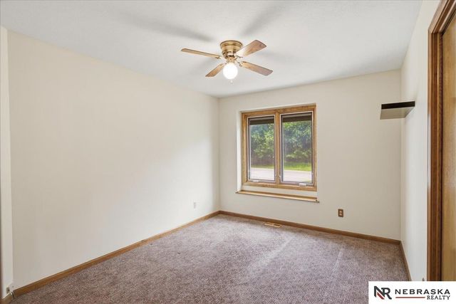 8404 Kauai Drive, Papillion, NE 68046