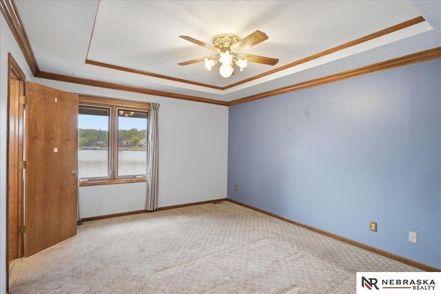 8404 Kauai Drive, Papillion, NE 68046