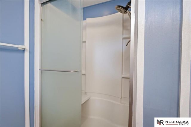 8404 Kauai Drive, Papillion, NE 68046