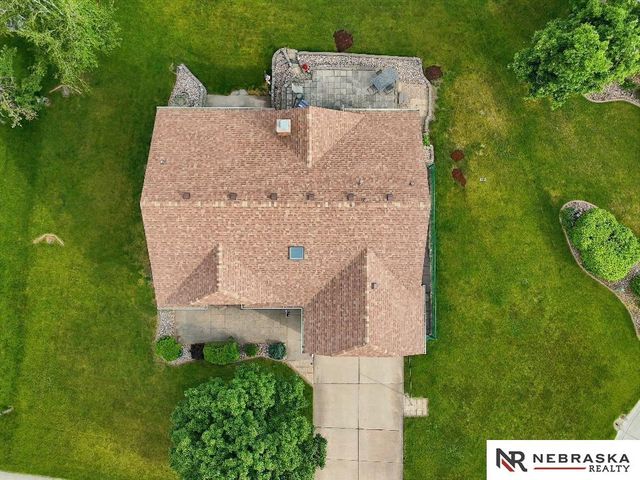 8404 Kauai Drive, Papillion, NE 68046