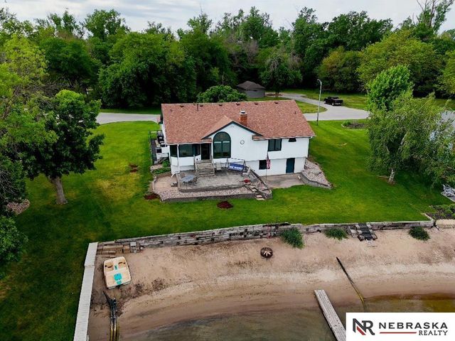 8404 Kauai Drive, Papillion, NE 68046